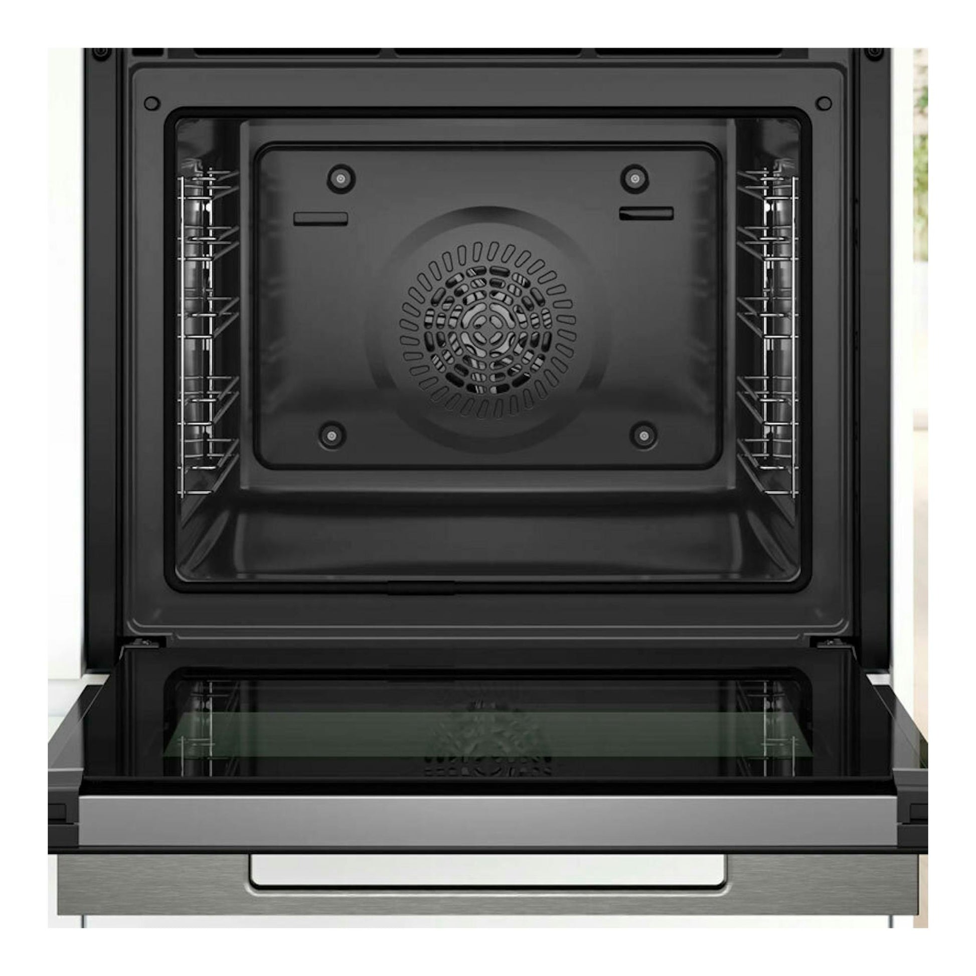 Horno Bosch HBG7741B1 negro, vista frontal con la puerta abierta y el interior vacío.