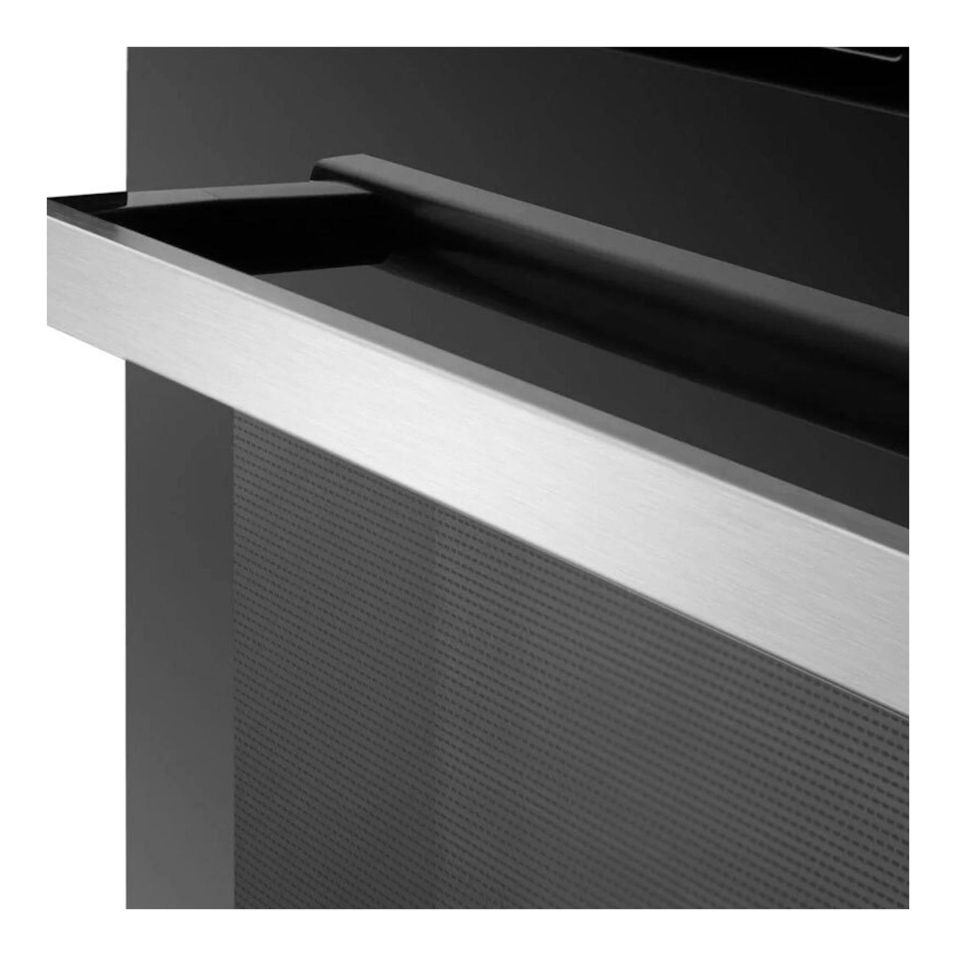 Horno Fagor 9H-175AX inox, vista en ángulo de la puerta y tirador de acero inoxidable sobre panel negro.