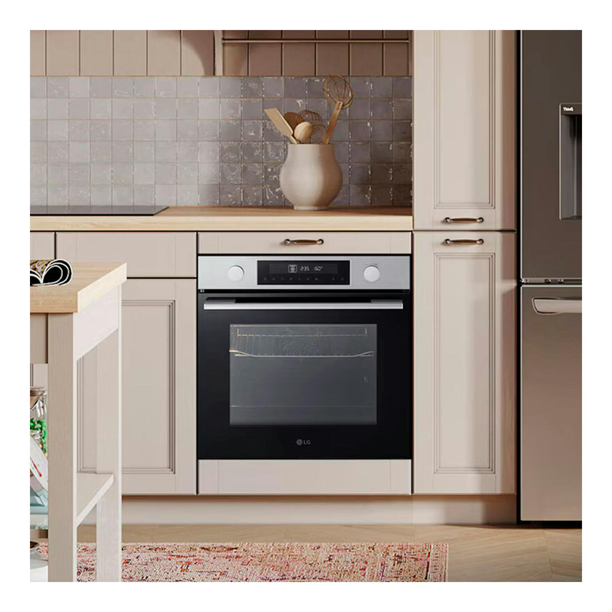 Horno empotrado LG WS5D7210S inox, vista frontal, con puerta de vidrio negro y panel superior.