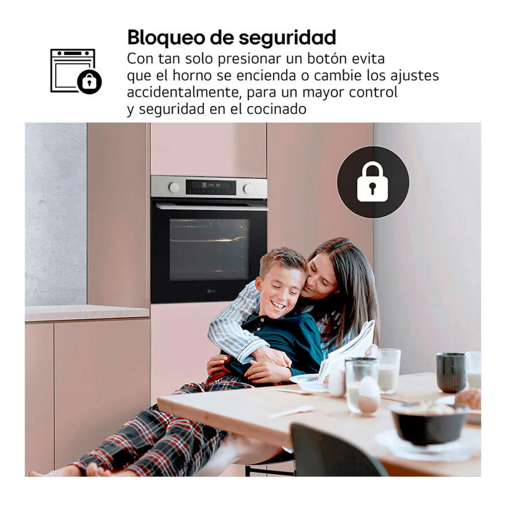 Horno LG WS5D7230S inox empotrado en cocina, con icono de bloqueo y una mujer abrazando a un niño.