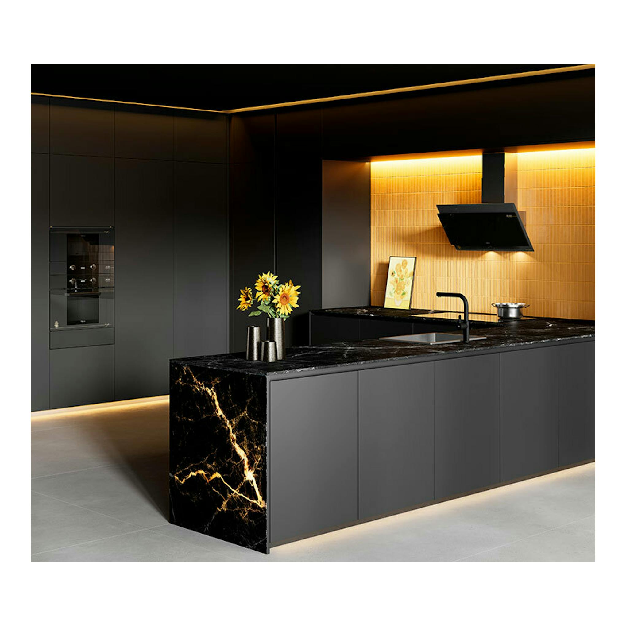 Horno Teka HLB84VGOGH de cristal gris, empotrado en mueble oscuro, vista frontal en cocina moderna.