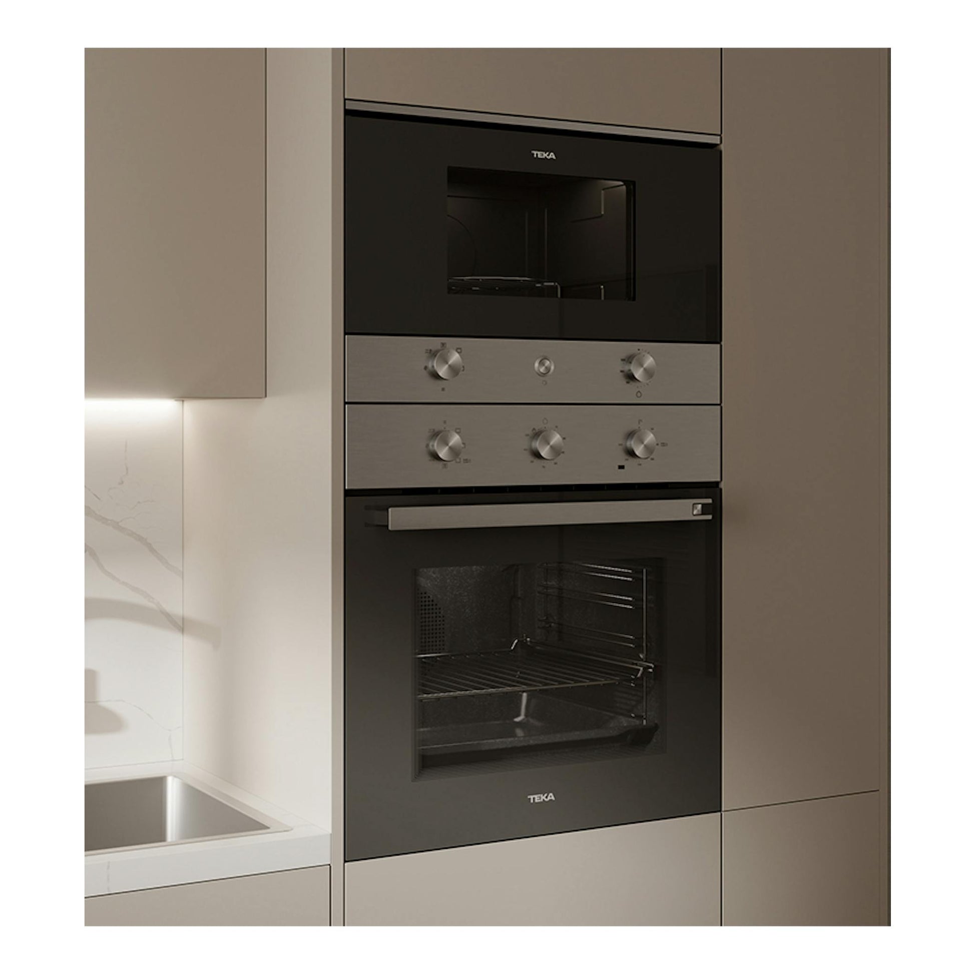 Horno empotrado Teka HSB6150 inox, vista frontal, con panel negro y mandos plateados.