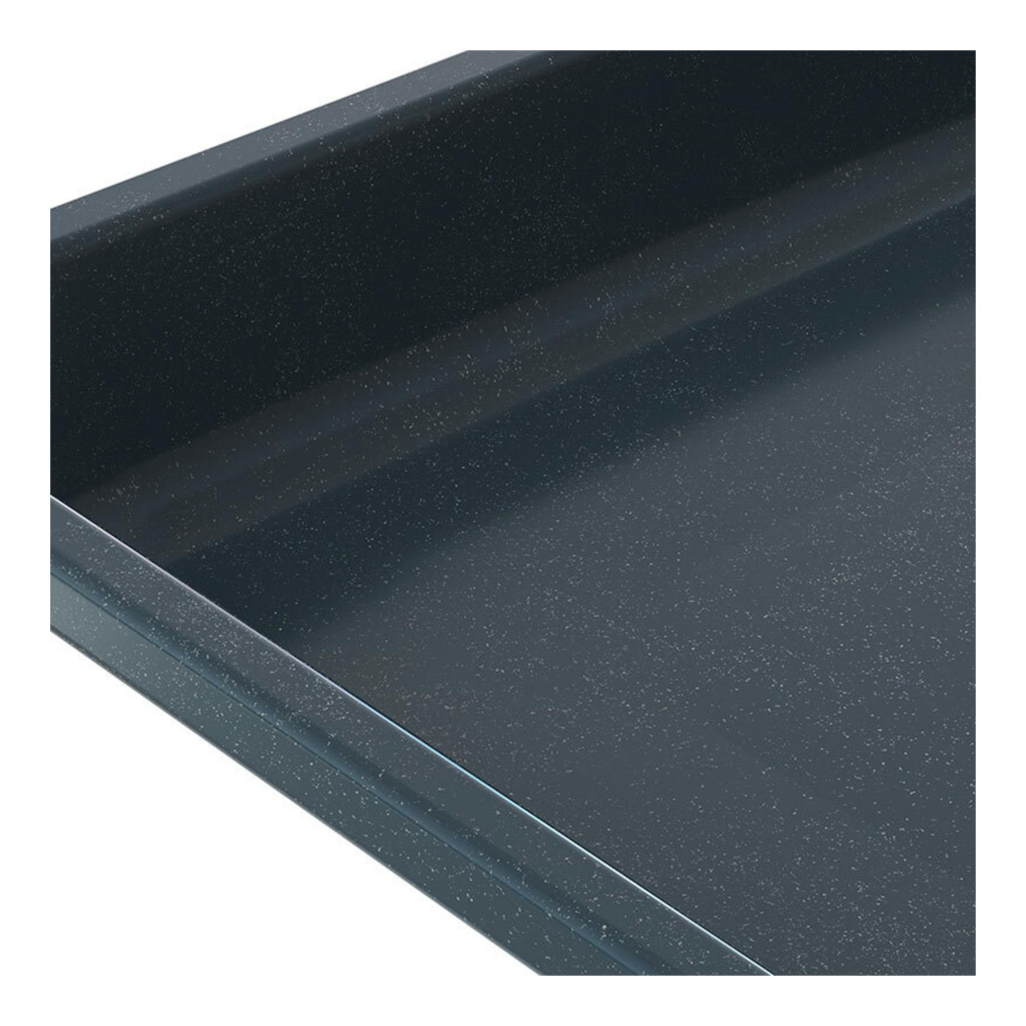 Horno Teka HSB6350P Inox, vista en ángulo de la puerta de vidrio negro y borde metálico.
