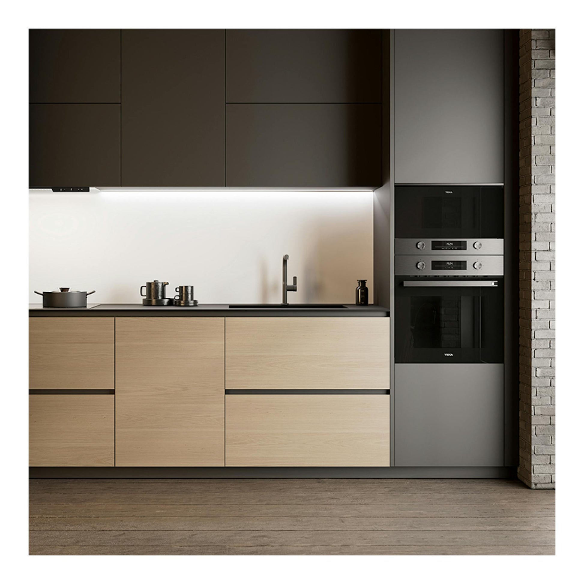 Horno Teka HSB6466 Inox empotrado en columna, frontal de acero inoxidable y vidrio negro, vista frontal.