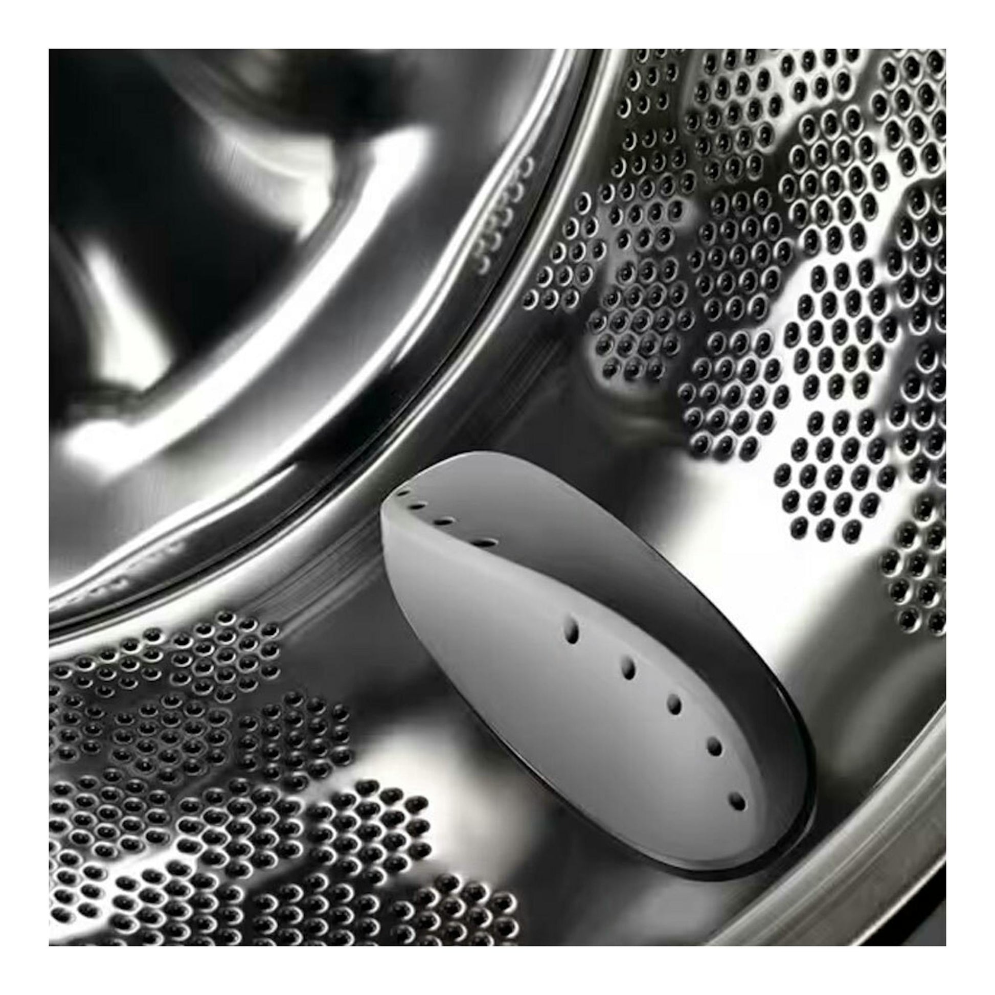 Interior del tambor de lavadora Electrolux EA2F6841CF, acero inoxidable, vista en primer plano.