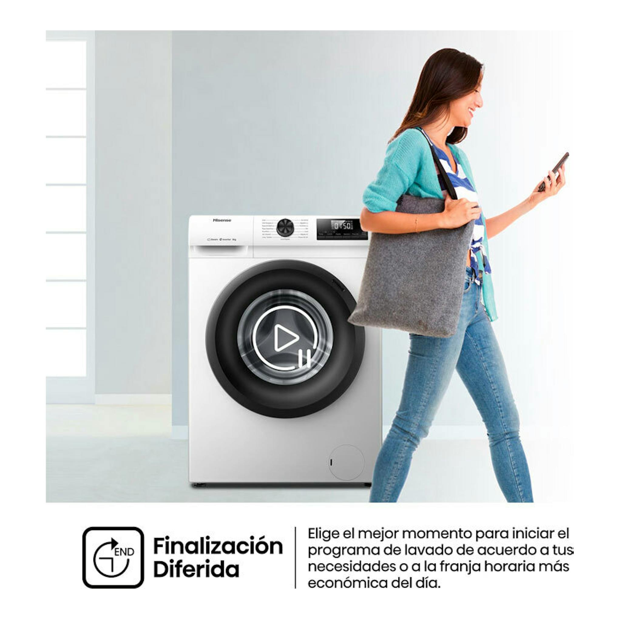 Lavadora Hisense WF1Q8041BW blanca, vista frontal, junto a una mujer con móvil y bolso.