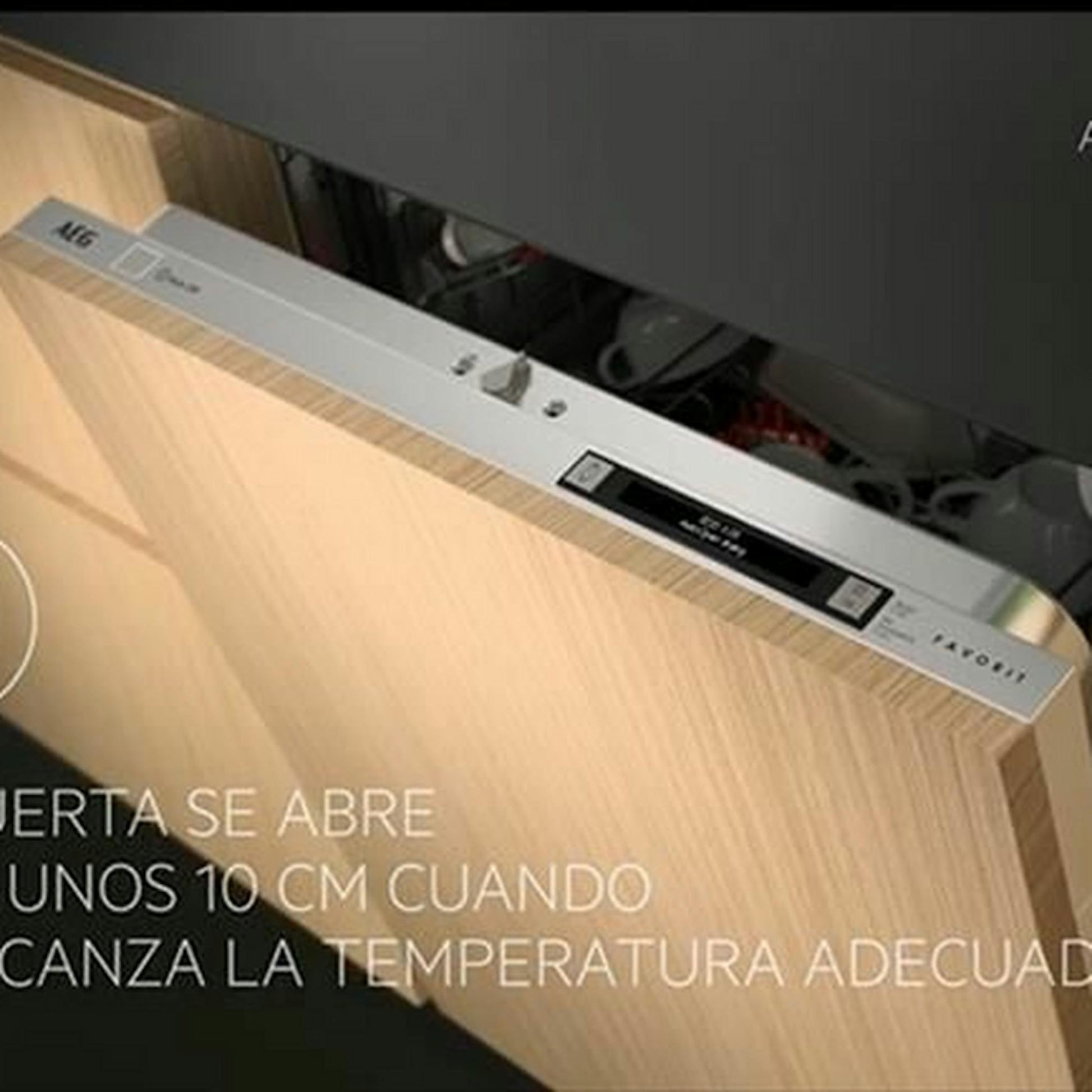 Lavavajillas integrable AEG FSE63307P de 60 cm, parcialmente abierto