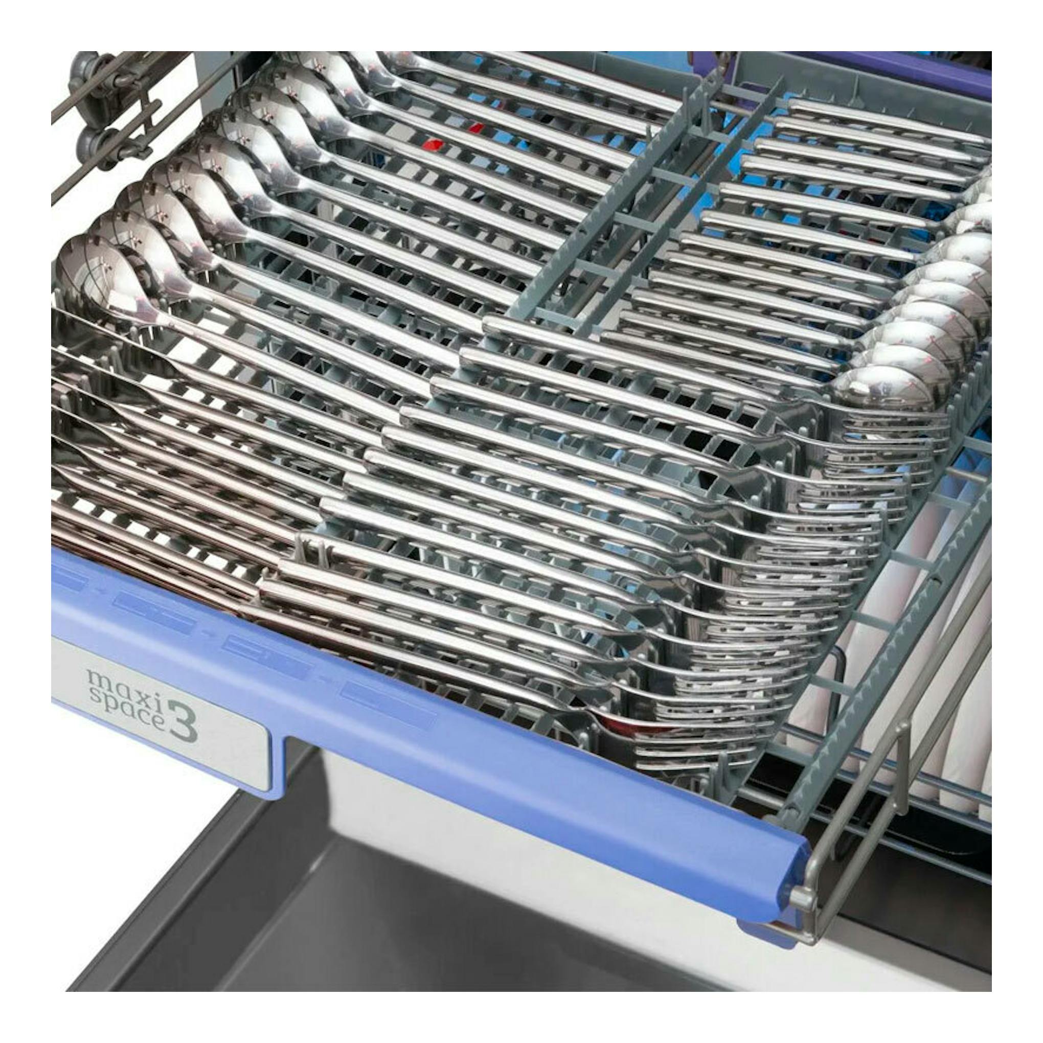 Lavavajillas integrable Fagor 4LVF637ADIT, vista frontal parcial, cesta con cubiertos y cucharas, acabado gris y azul.