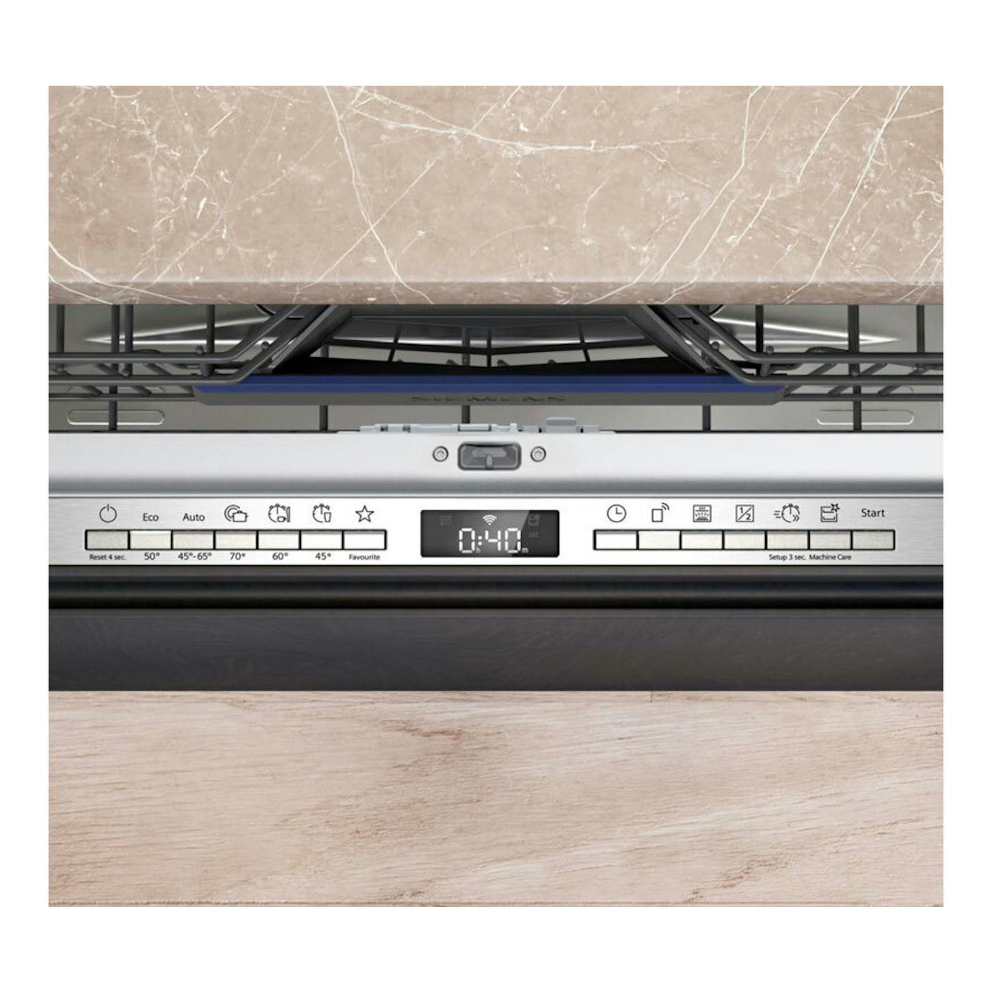 Lavavajillas integrable Siemens SN73EX22CE, panel frontal en acero con display y cesta superior abierta.