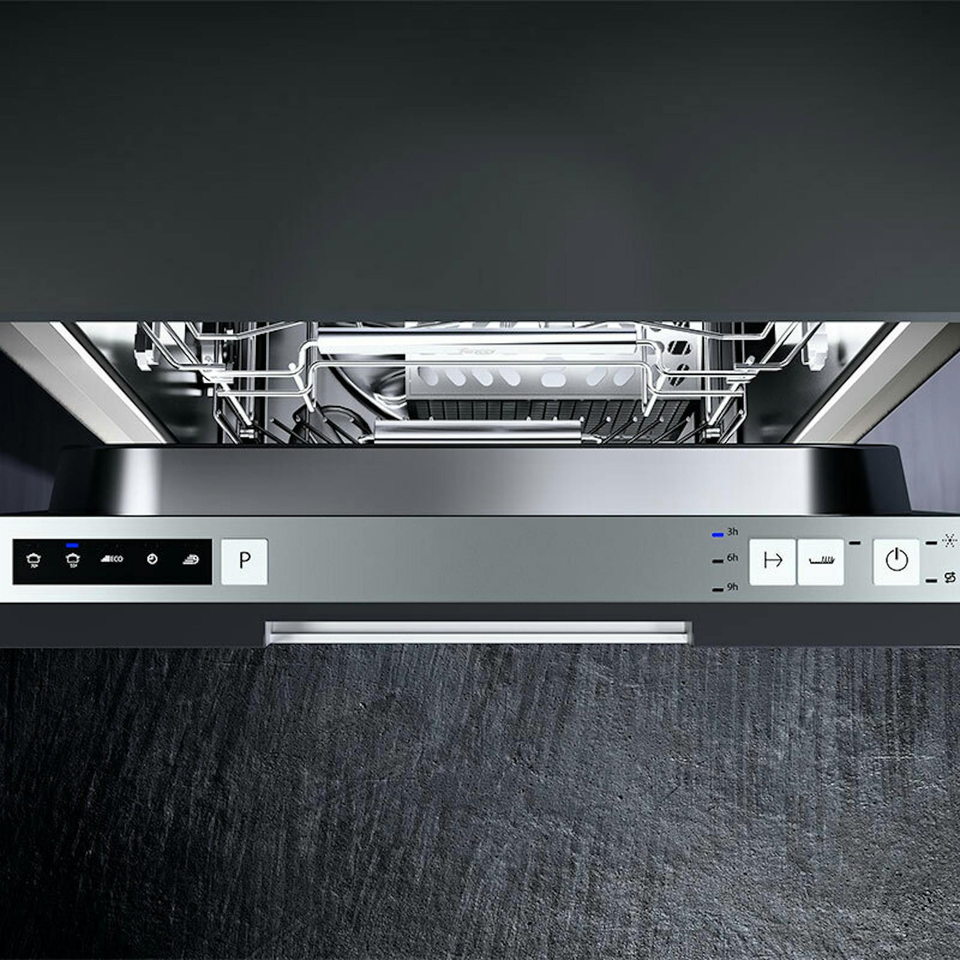 Lavavajillas integrable Teka DW840FI de 45 cm con la puerta abierta y el panel de control visible