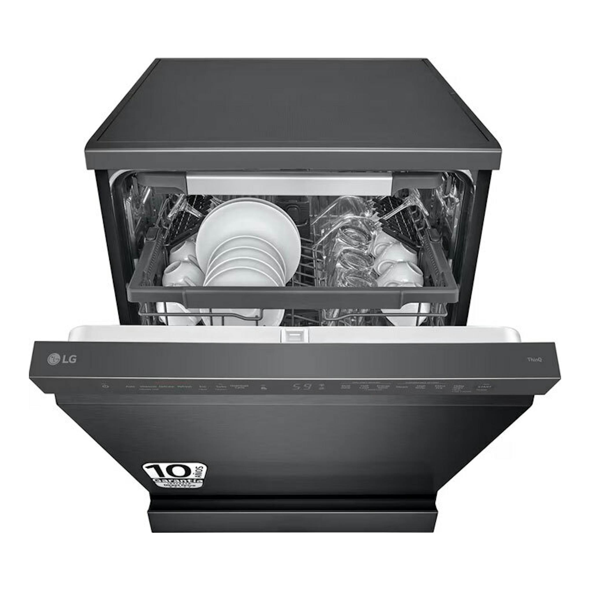Lavavajillas LG DF365FMS negro, vista frontal con la puerta abierta y cestas interiores con platos y vasos.
