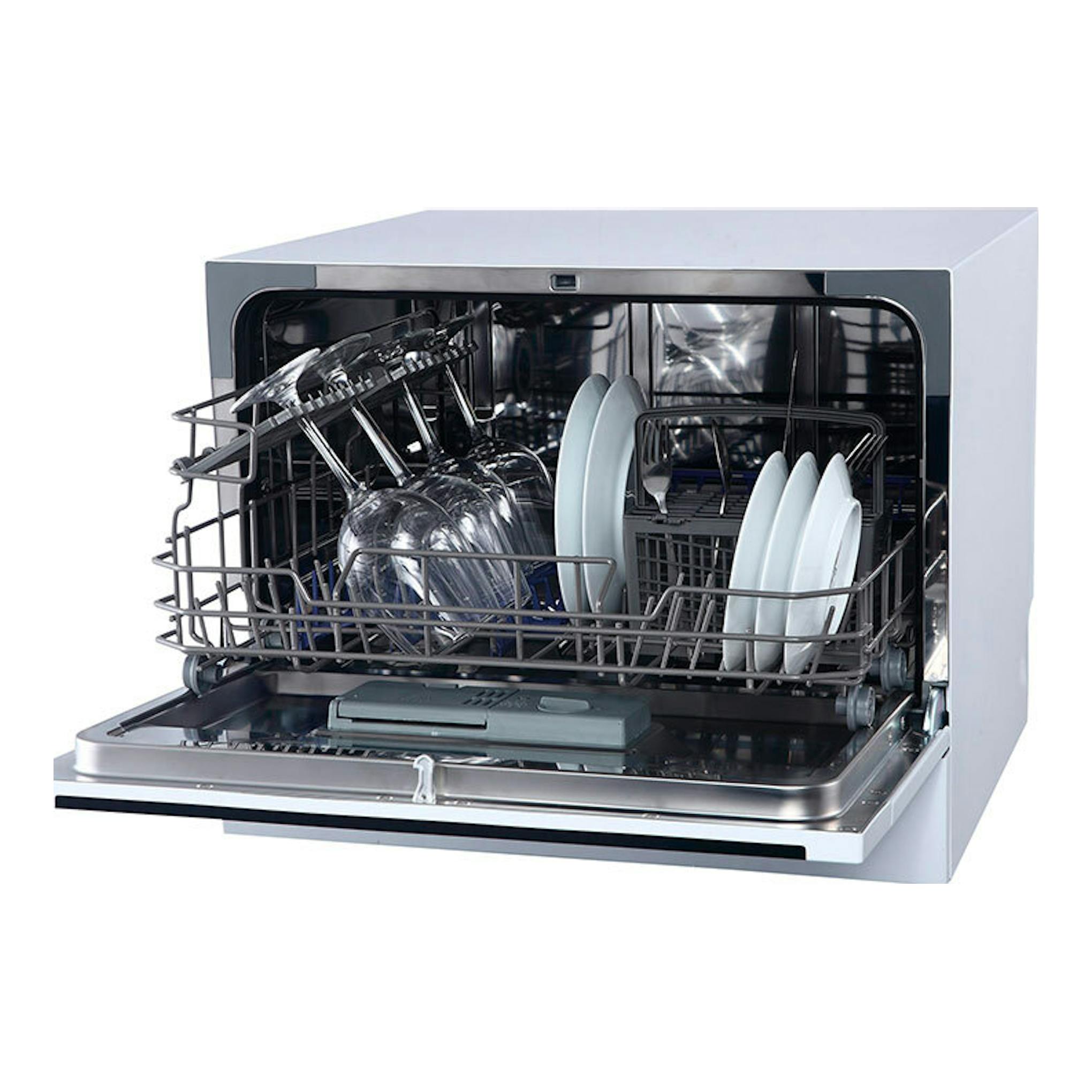 Lavavajillas Midea MTD55S101W1 blanco, con puerta abatible abierta y cestas interiores con platos y vasos.