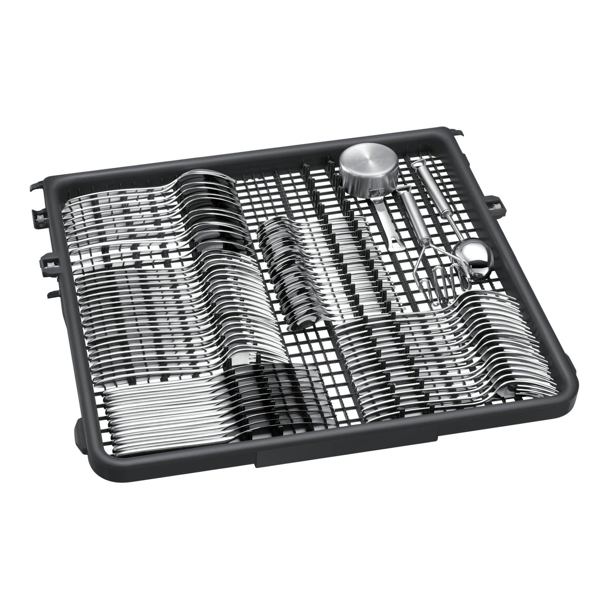 Cesta de cubiertos negra con cucharas y utensilios de acero inoxidable, vista cenital.