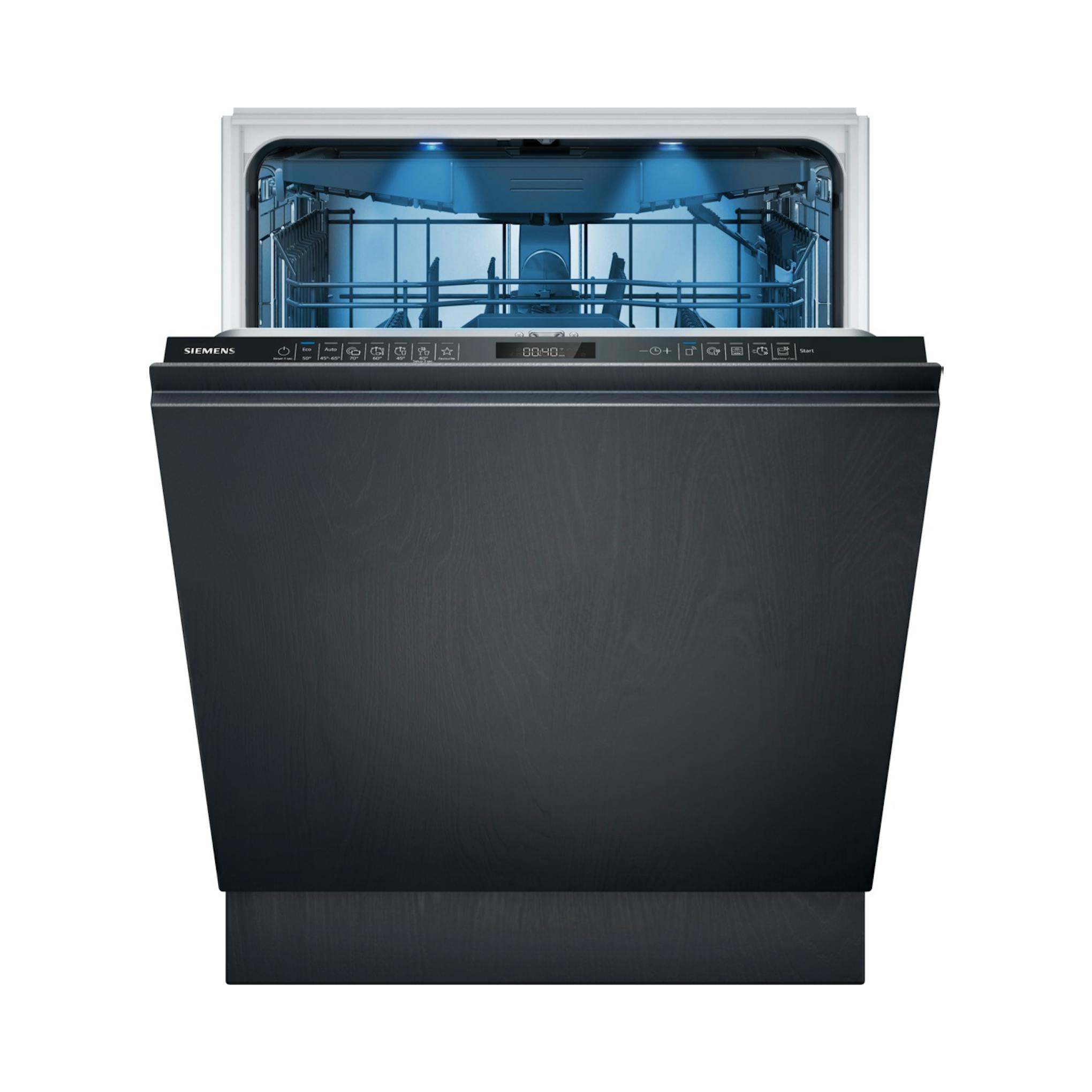 Lavavajillas integrable Siemens SN65ZX17CE, frontal negro, puerta abierta y cesta interior visible.