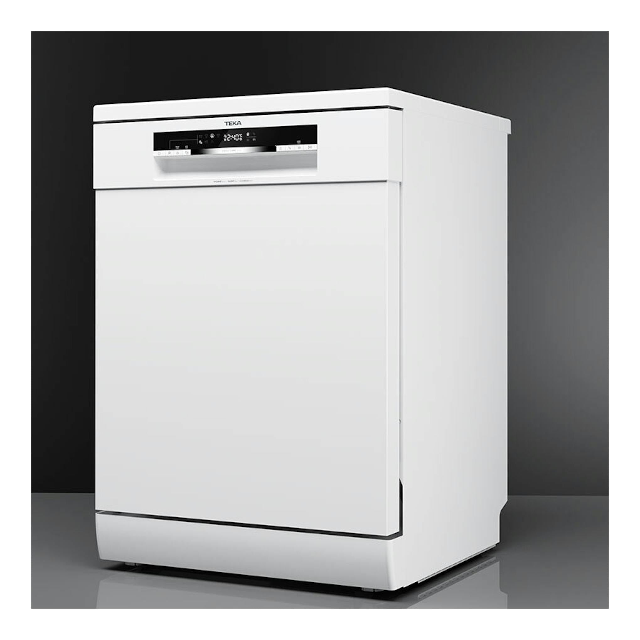 Lavavajillas Teka DFS46760 blanco, vista frontal en ángulo tres cuartos.