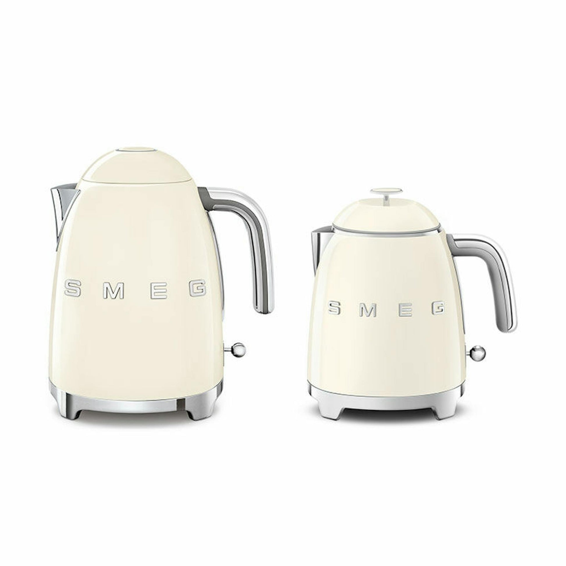 Mini hervidor Smeg KLF05CREU color crema, vista frontal y lateral