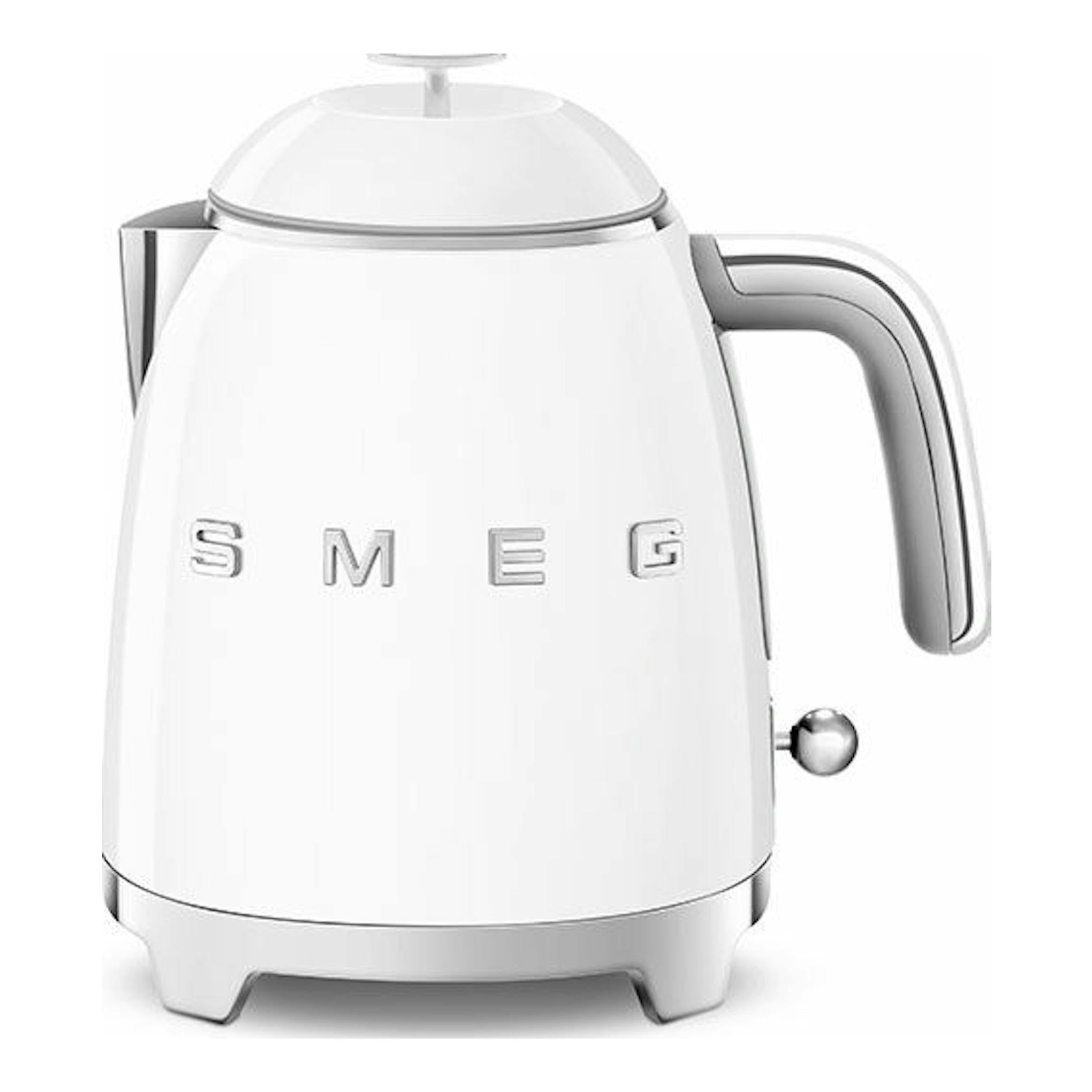Hervidor mini Smeg KLF05WHEU blanco, vista frontal sobre fondo blanco.
