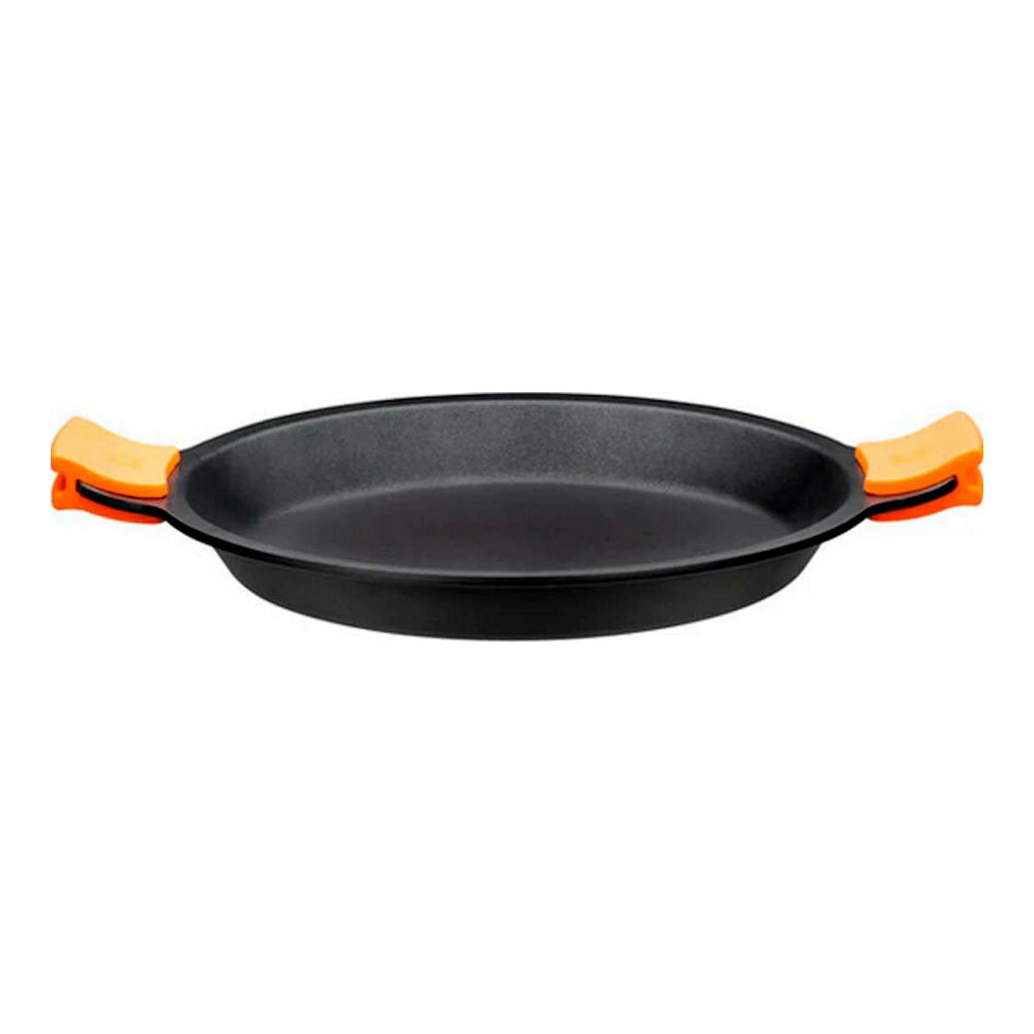 Paellera Bra Efficient 40 negra, vista frontal, con dos asas naranjas.