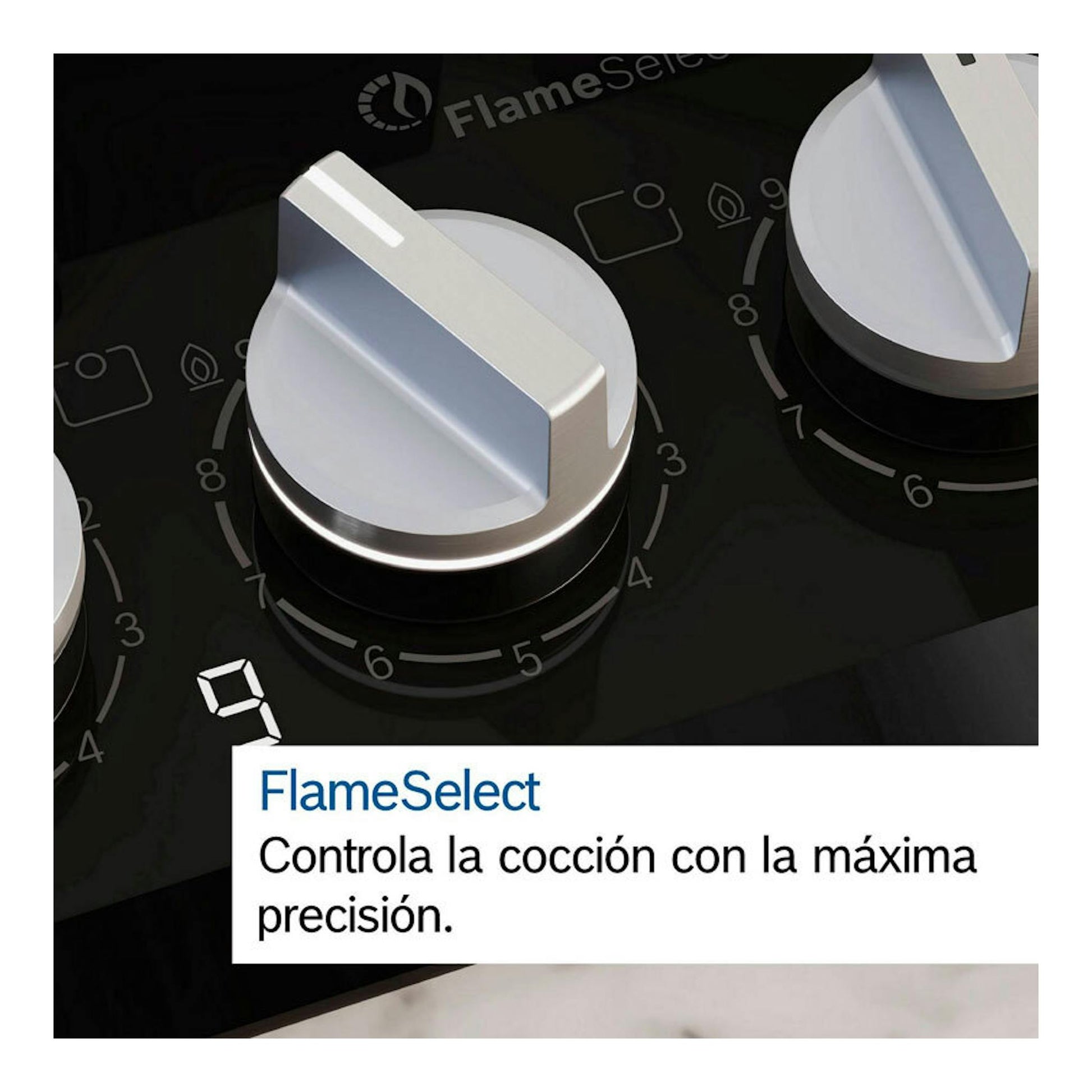 Placa Bosch PCS7A5I90 negra, primer plano de los mandos metálicos FlameSelect.