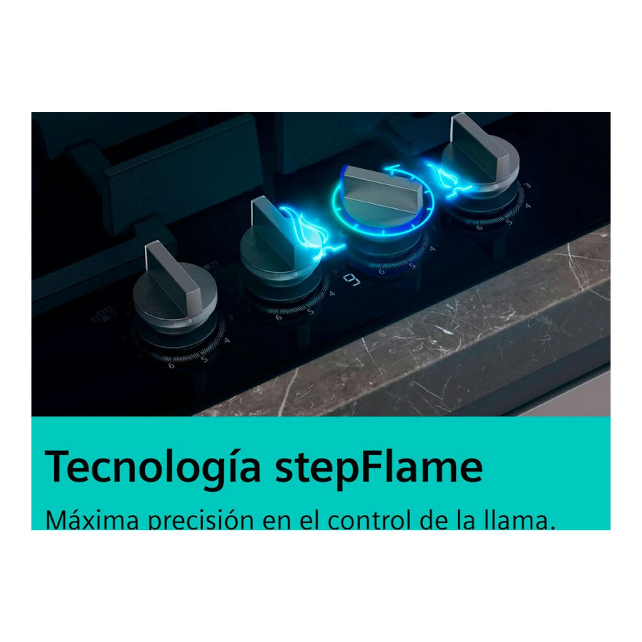 Placa de gas Siemens ER3A6BI40 de cristal negro, vista en ángulo con cuatro mandos y texto stepFlame.
