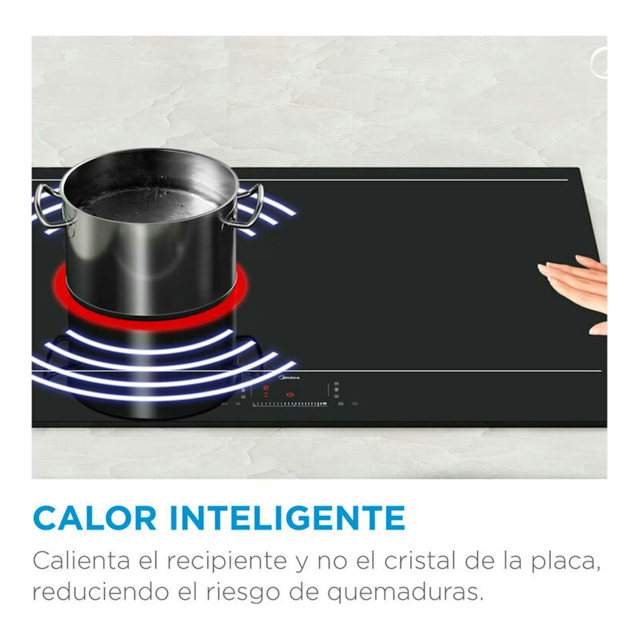 Placa de inducción Midea MIH740T467K0 negra, vista superior, con una olla sobre la zona de cocción.