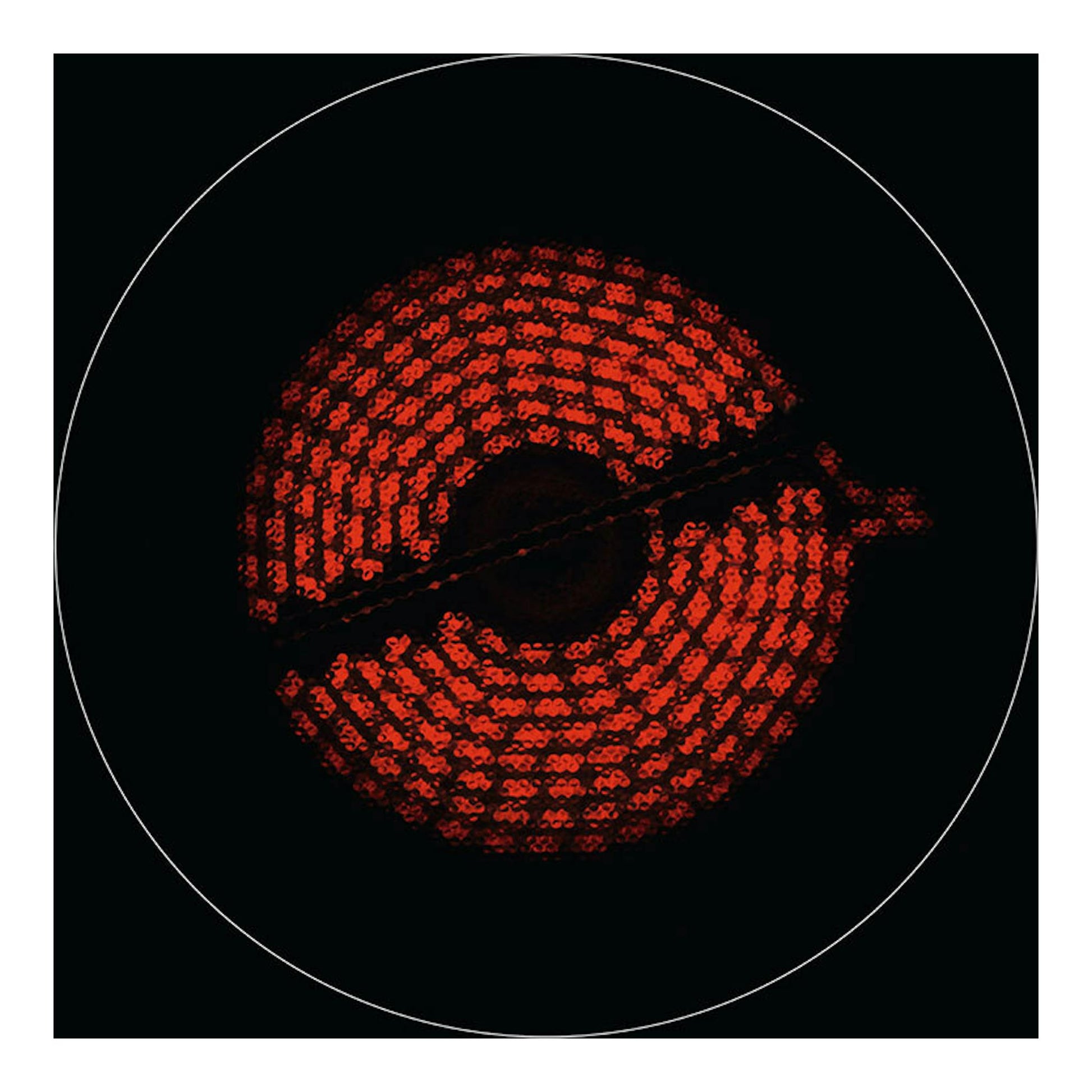 Placa vitrocerámica Electrolux LR633CK, vista frontal de un fuego circular rojo sobre superficie negra.