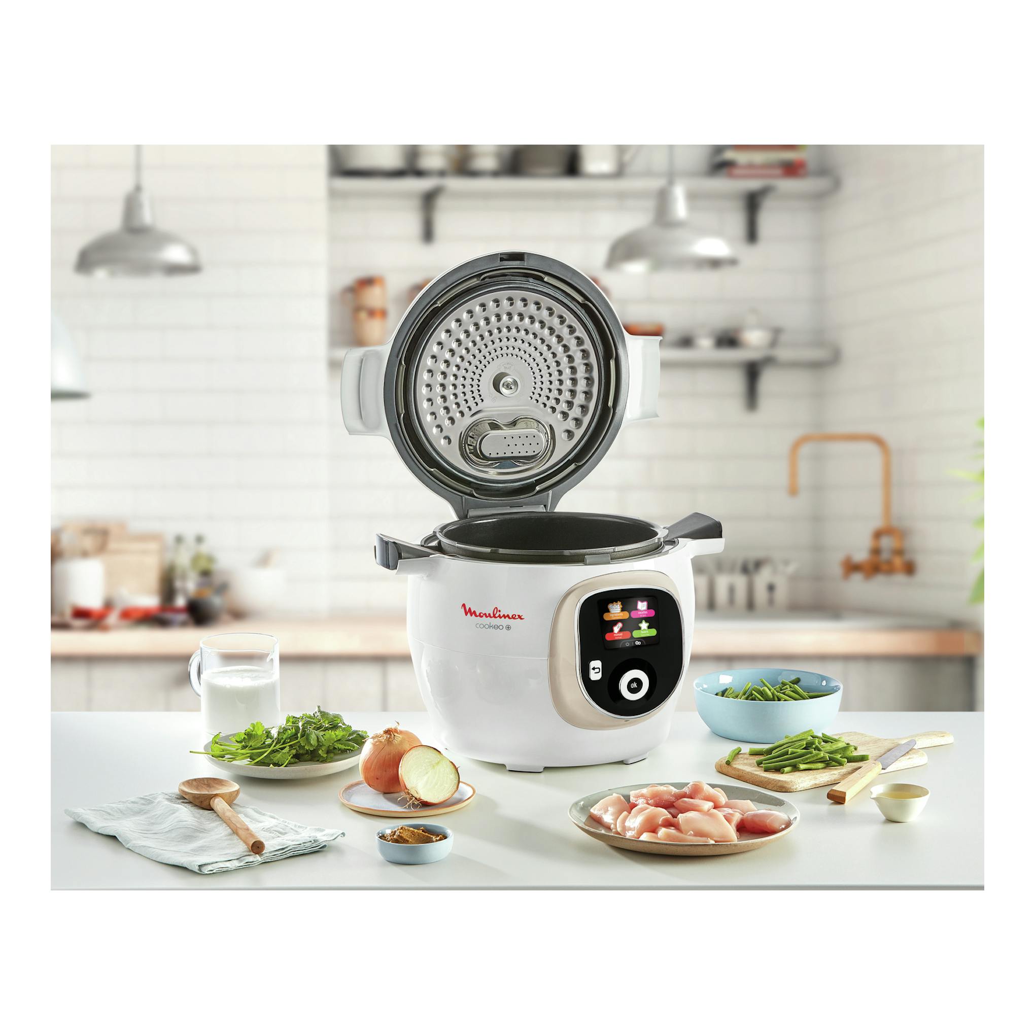 Moulinex Cookeo+ blanco, vista frontal con tapa abierta y pantalla LCD.