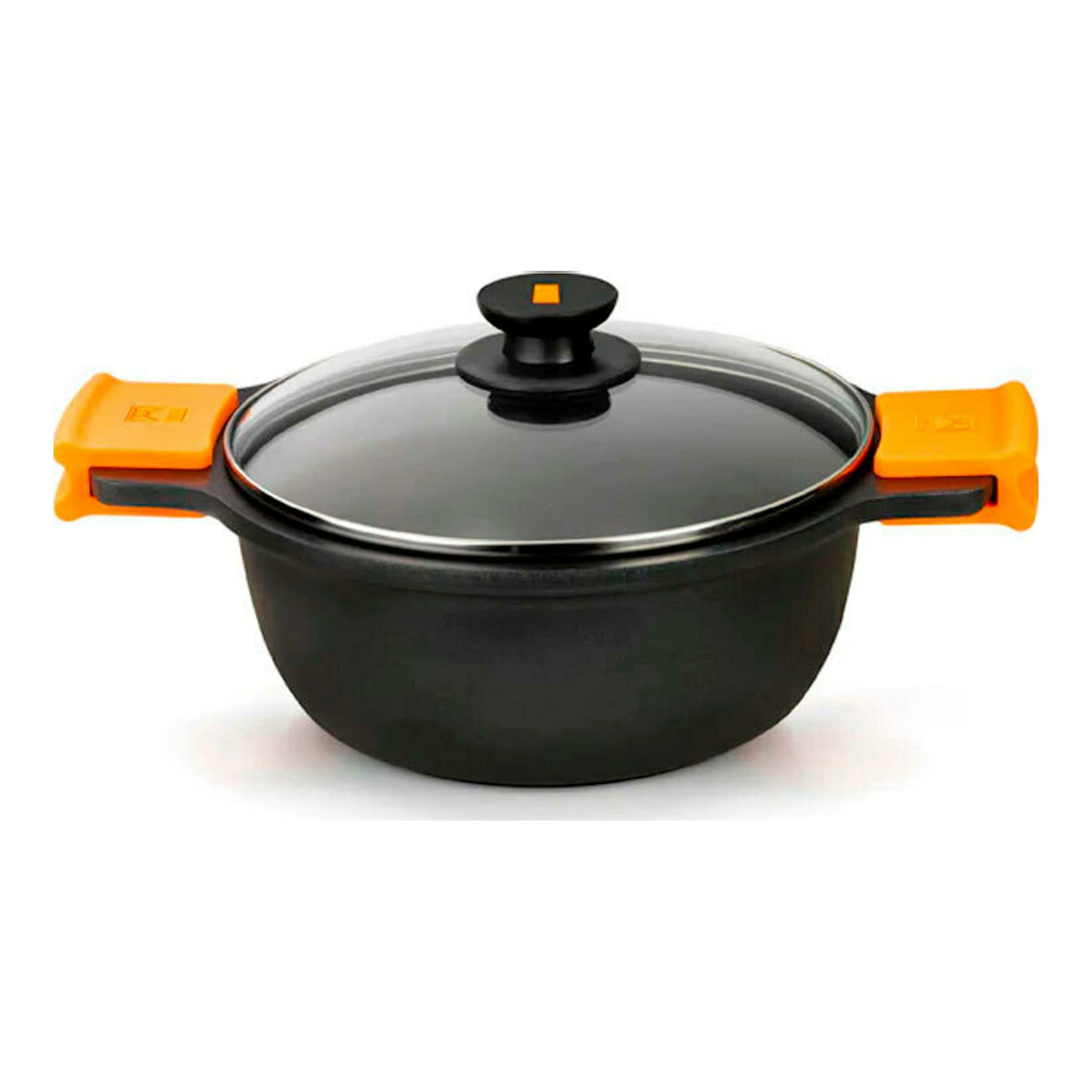 Cacerola alta Bra Efficient negra con tapa de cristal y asas naranjas, vista frontal.