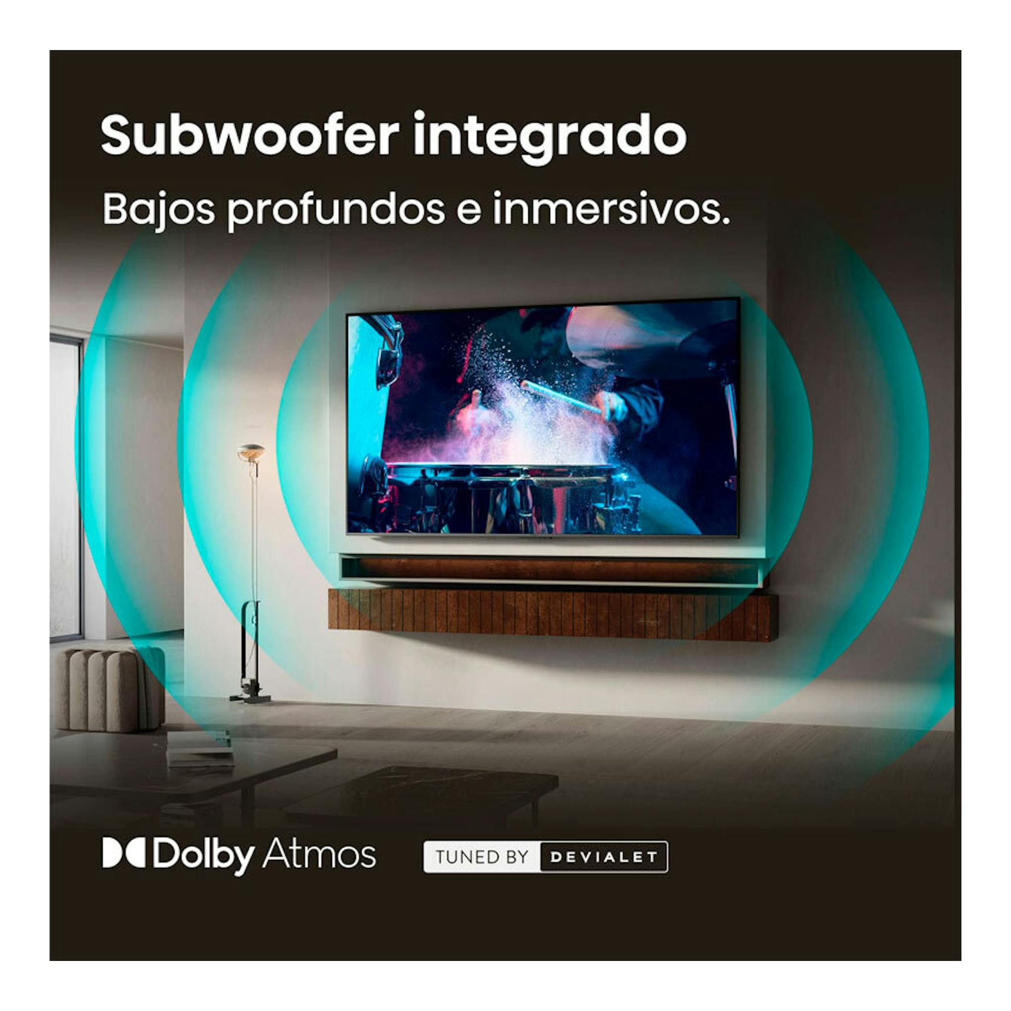 TV Hisense 50E8S MiniLED 4K de 50", vista frontal en pared, con texto de subwoofer integrado y Dolby Atmos.