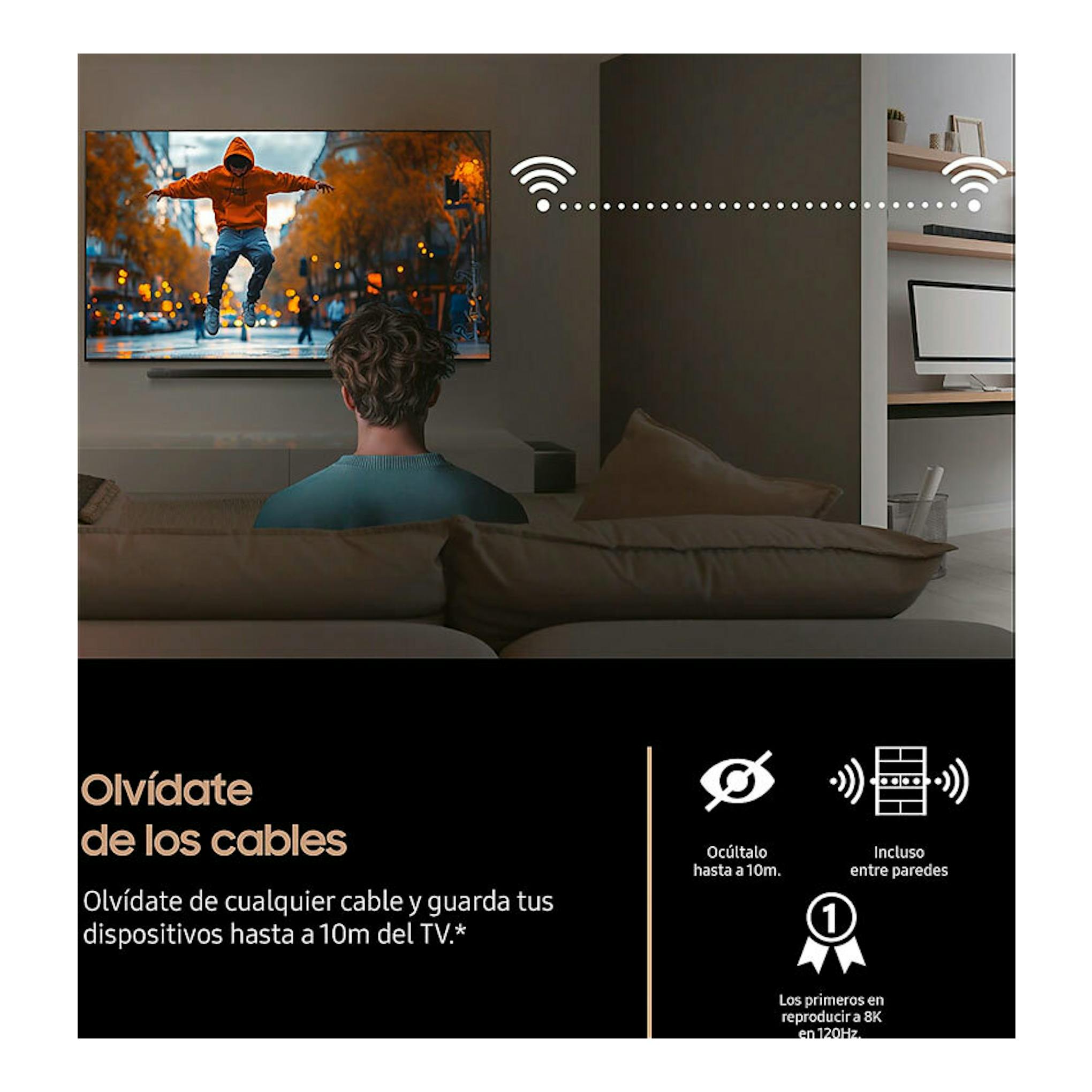 Samsung TQ65QN990FTXXC Neo QLED 8K de 65", vista frontal en salón, con persona viendo la TV y símbolo inalámbrico