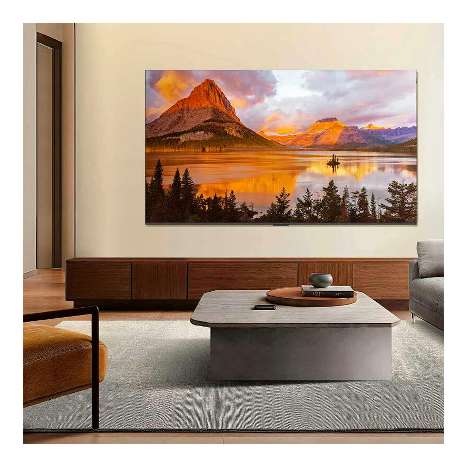 TV TCL 75P8K QLED 4K de 75", montado en pared, vista frontal en salón moderno.