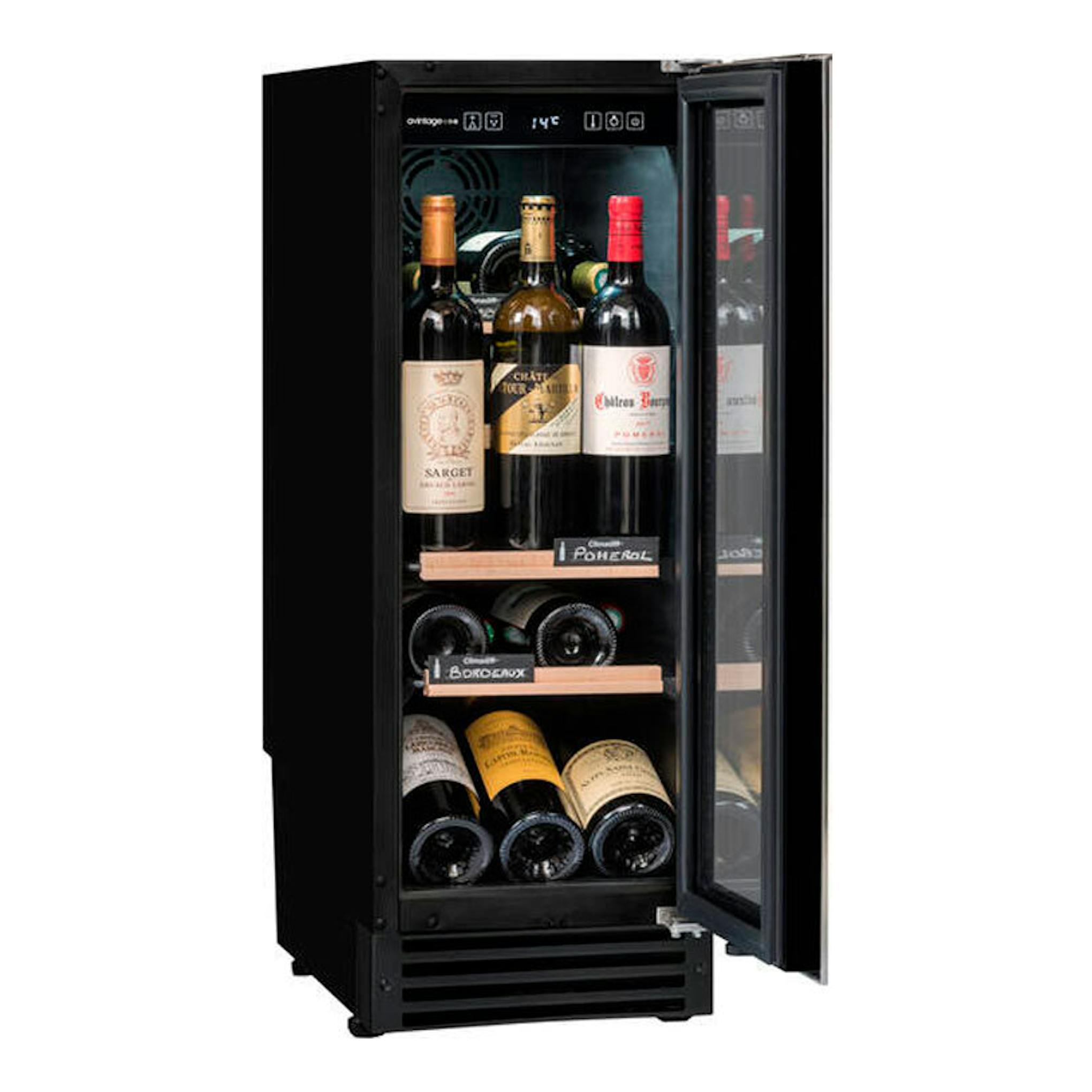 Vinoteca Avintage AVU22TX1 negra, vista frontal, con puerta de cristal abierta y botellas en el interior.