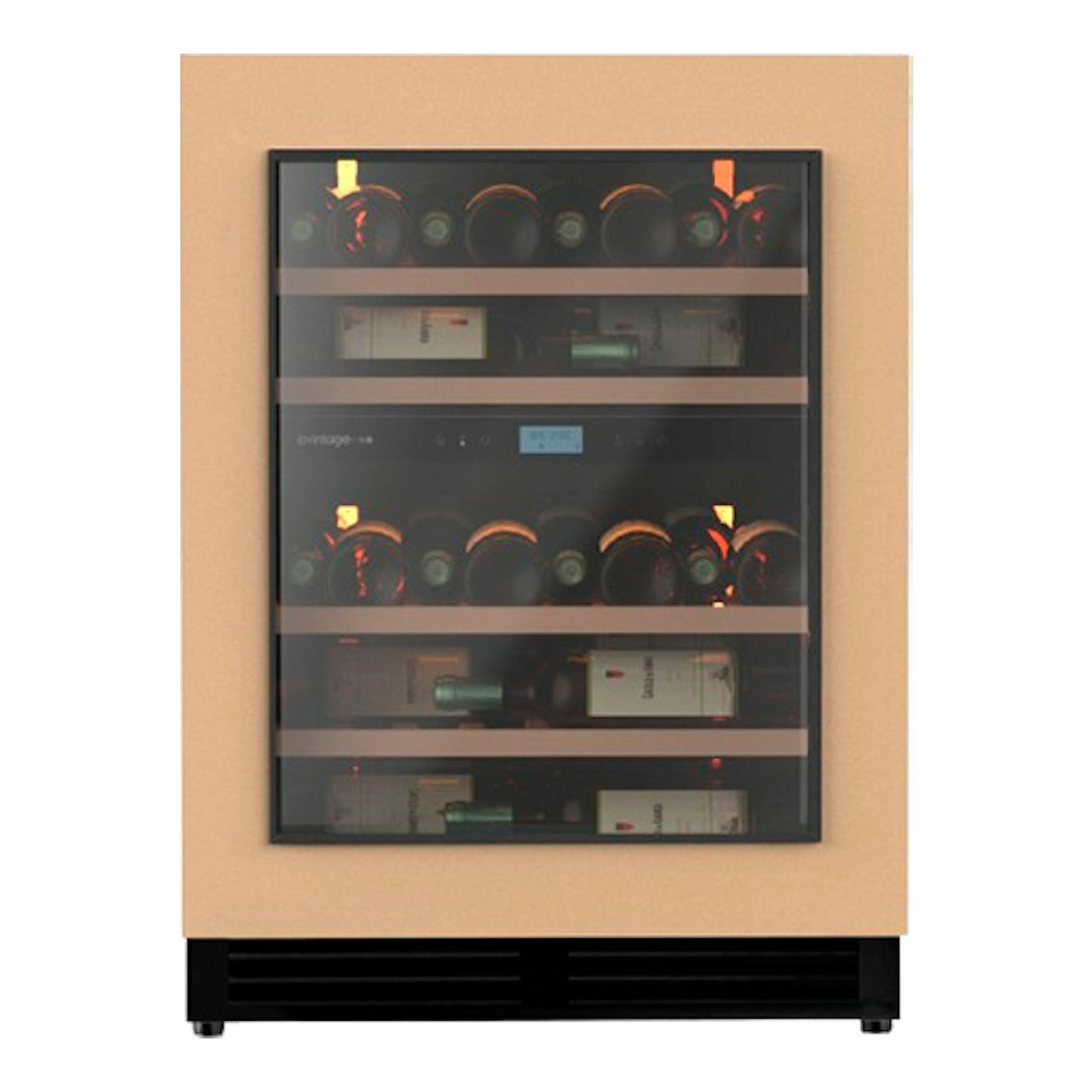 Vinoteca Avintage AVU50PANEL integrada, vista frontal, puerta de cristal negra y panel beige.