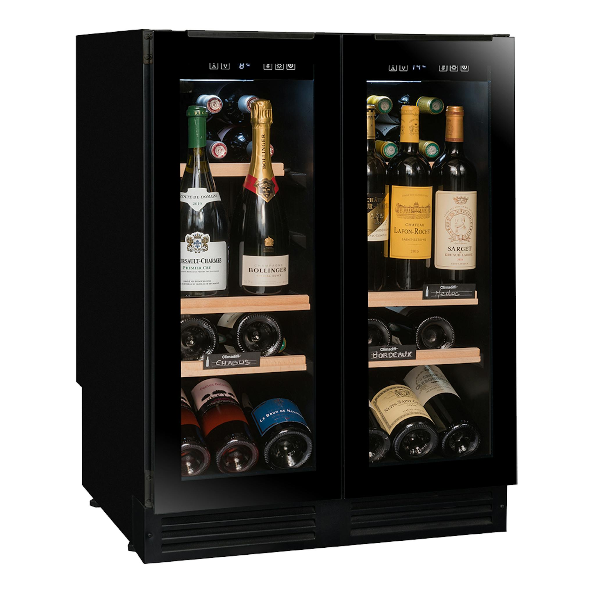 Vinoteca integrable Avintage AVU49DPB1 negra, vista frontal, con dos puertas de vidrio y botellas en el interior.