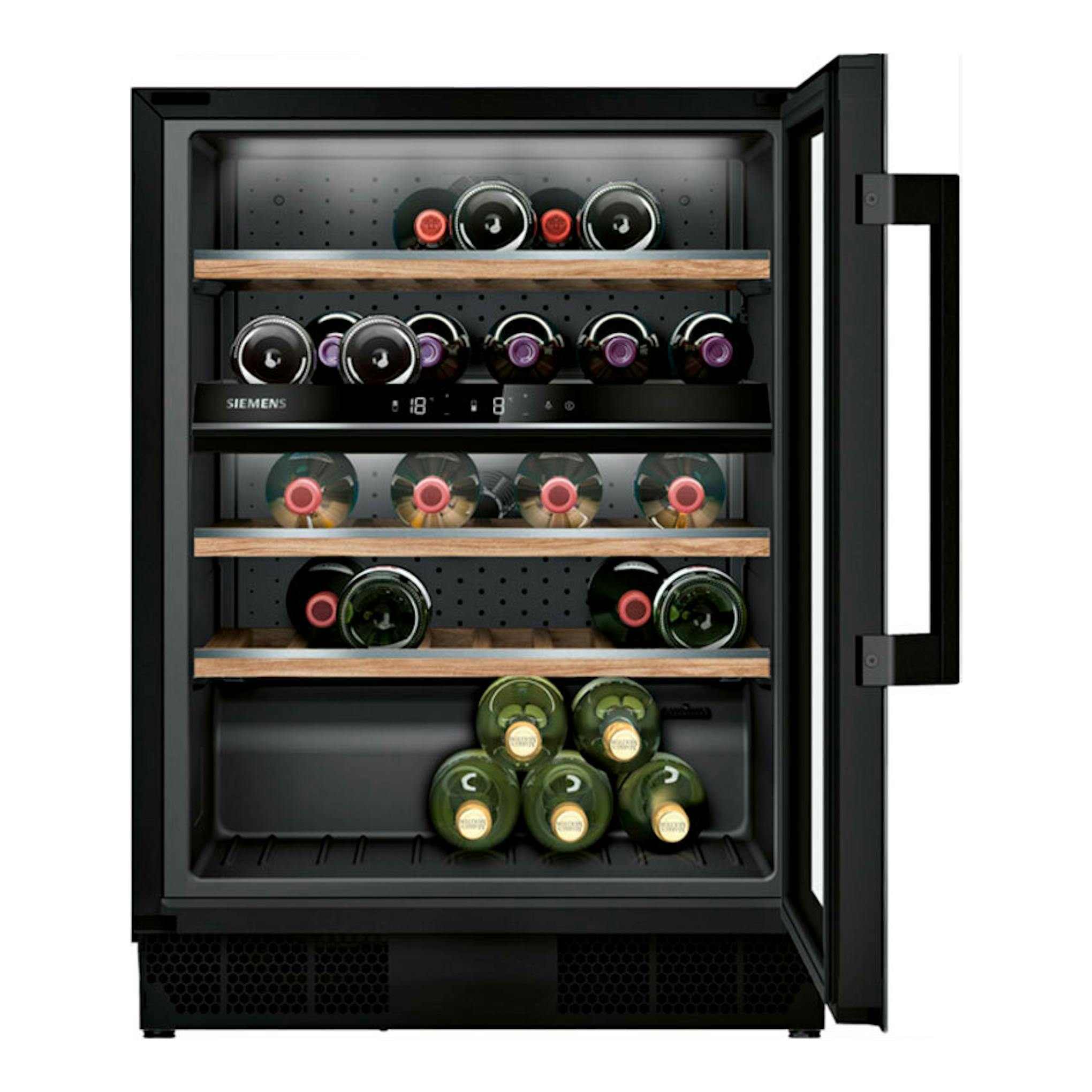 Vinoteca integrable Siemens KU21WAHG0 negra, vista frontal con puerta abierta y botellas en baldas de madera.