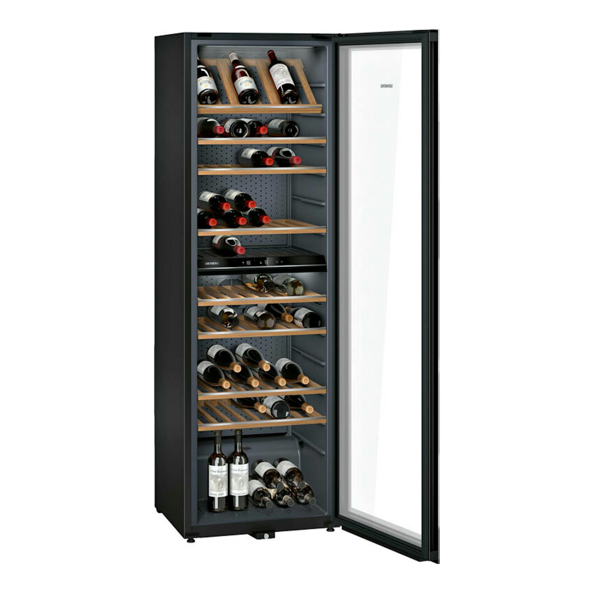 Vinoteca Siemens KW36KATGA negra, vista frontal con puerta abierta y botellas en estantes de madera.